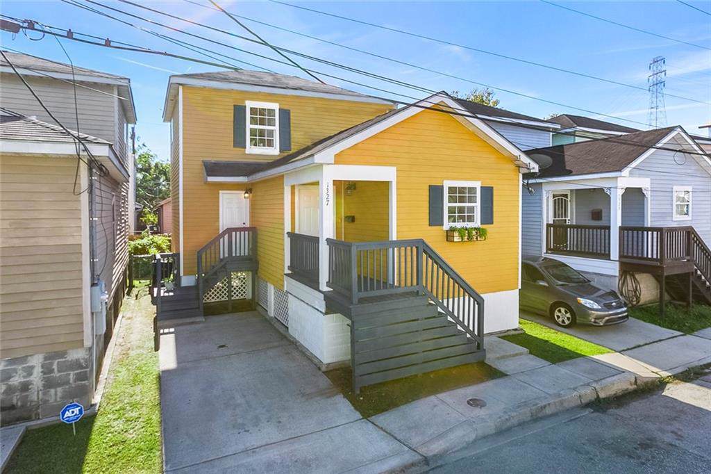 1327 Ferry Place - Photo 1