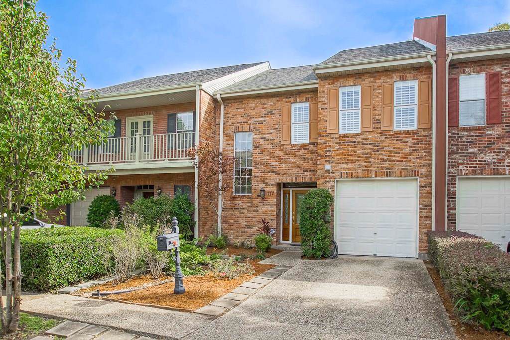 117 Charleston Park - Photo 1
