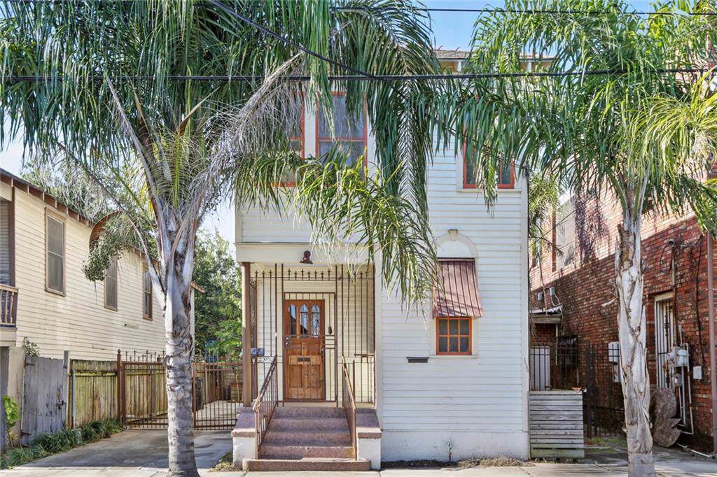 1127 Galvez Street - Photo 1