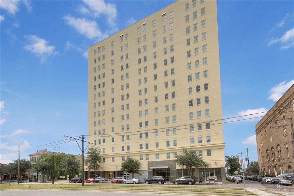 1205 St Charles Avenue - Photo 1