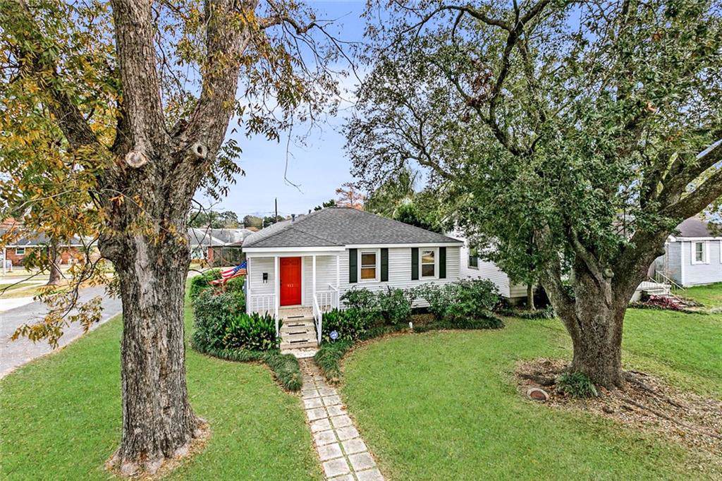 911 Turnbull Avenue - Photo 1