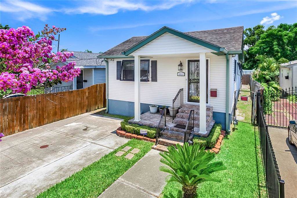 4933 Pauger Street - Photo 1