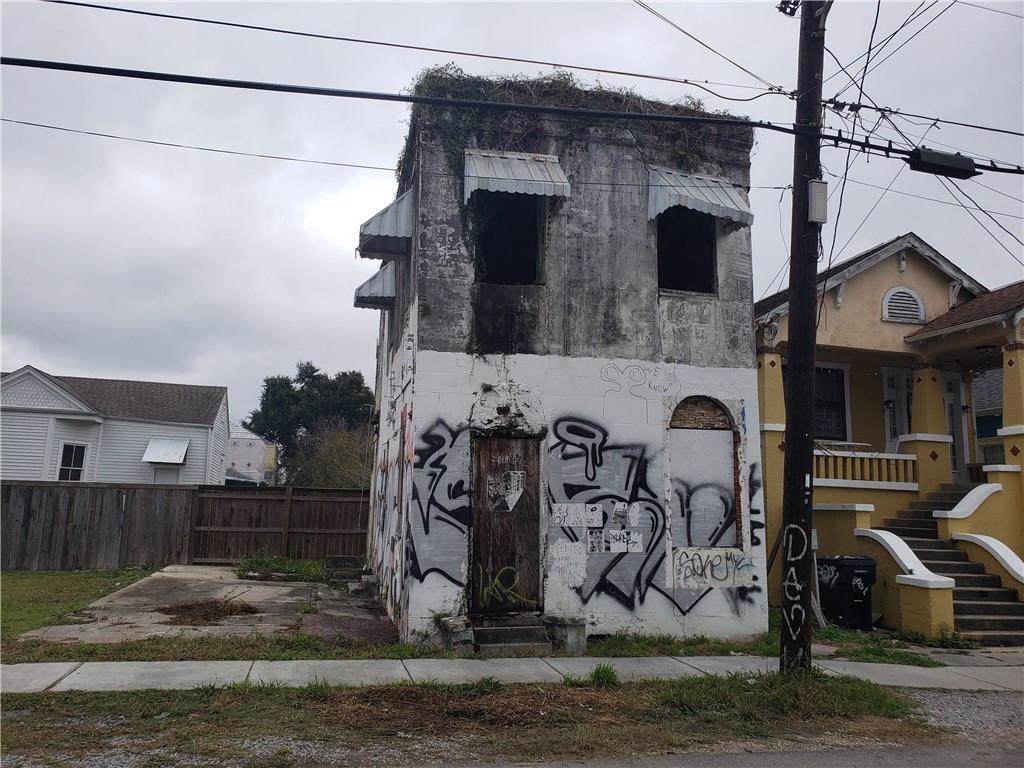 3049 Marais Street - Photo 1