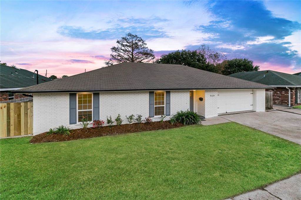 929 Oaklawn Drive - Photo 1