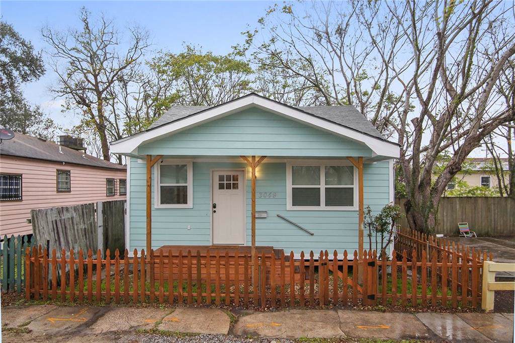 3049 Derbigny Street - Photo 1