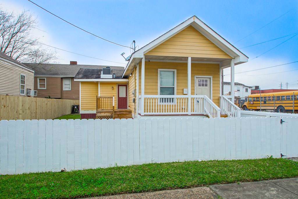 1201 S. Clark Street - Photo 1
