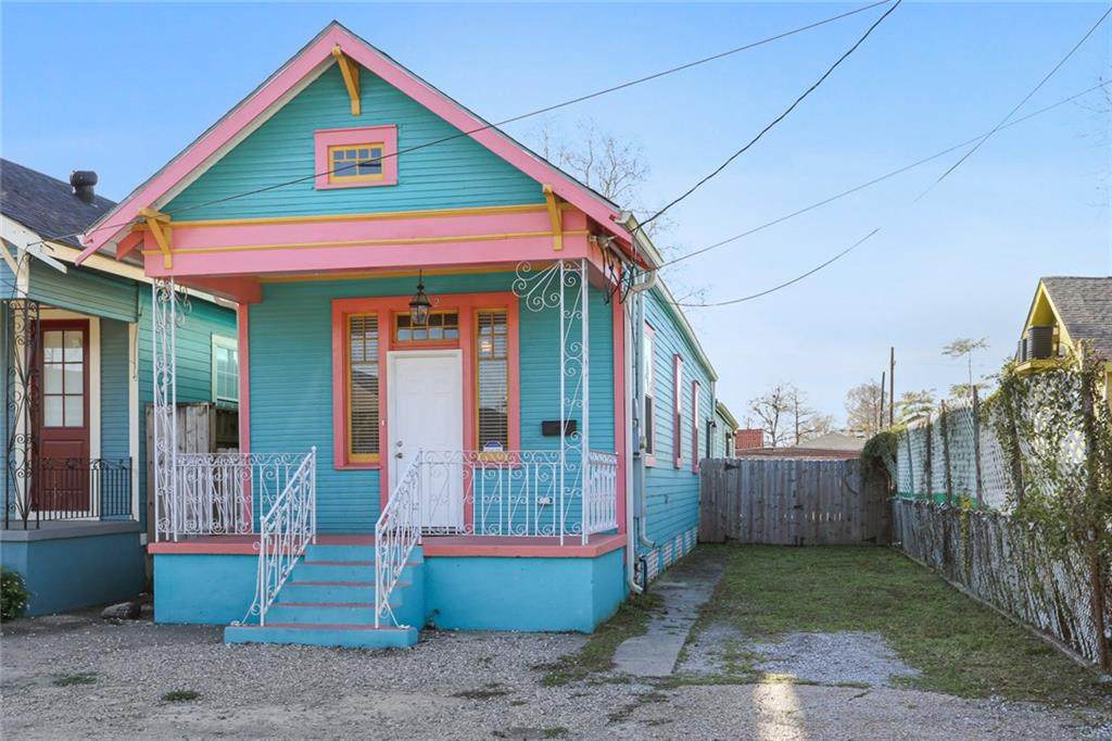 1422 Mazant Street - Photo 1