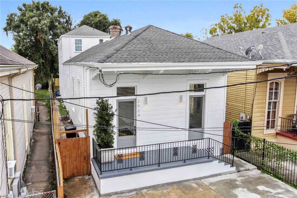 2024 Ursulines Avenue - Photo 1