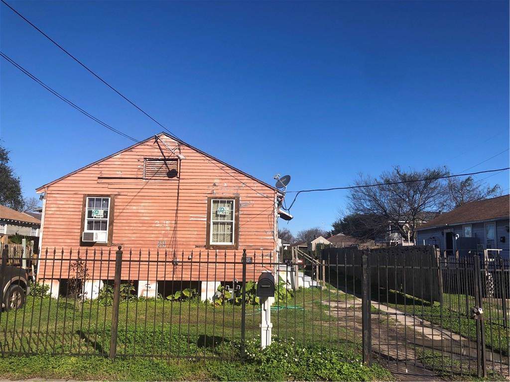 2115-17 Pleasure Street - Photo 1