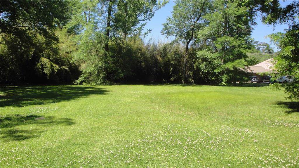 904 Morris Avenue - Photo 1