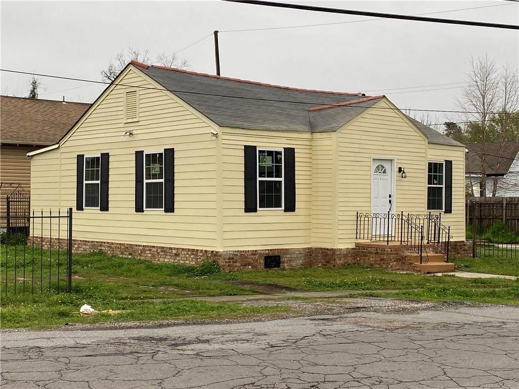 3301 Clermont Drive - Photo 1