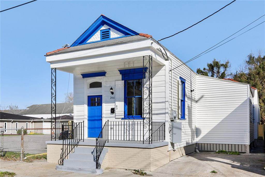 2461 Claiborne Avenue - Photo 1
