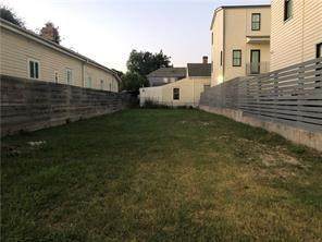 3423 Chartres - Photo 1