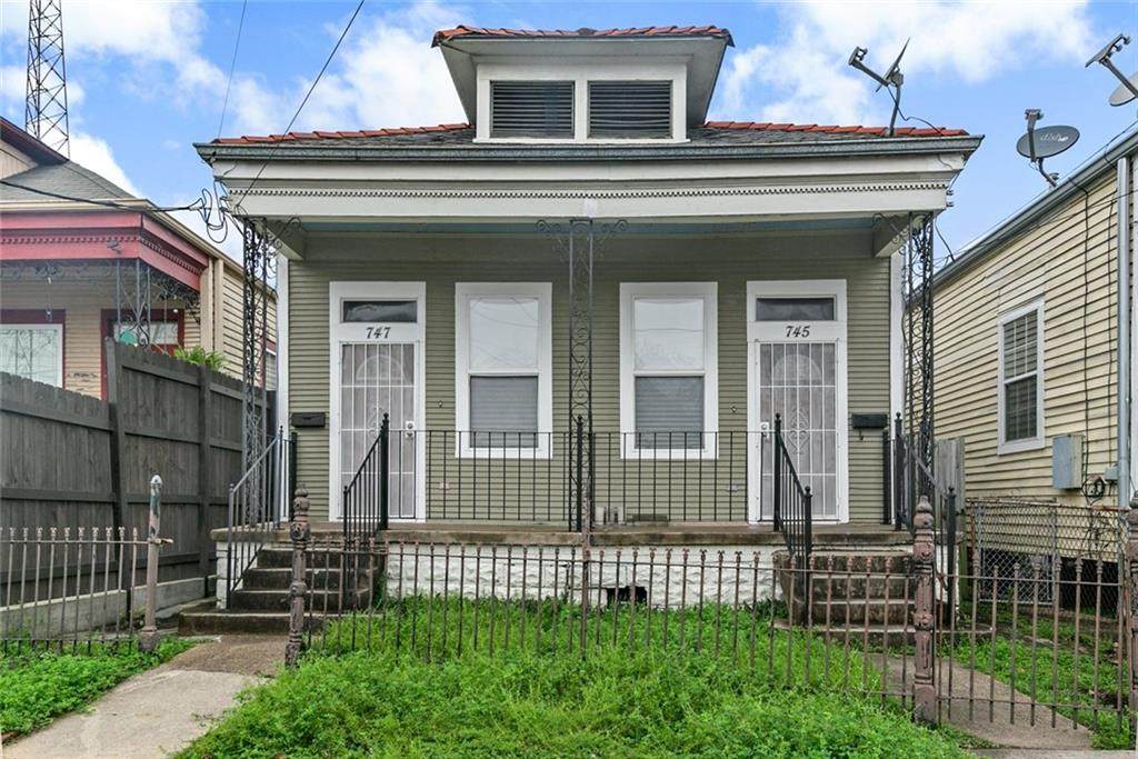 745-747 Genois Street - Photo 1