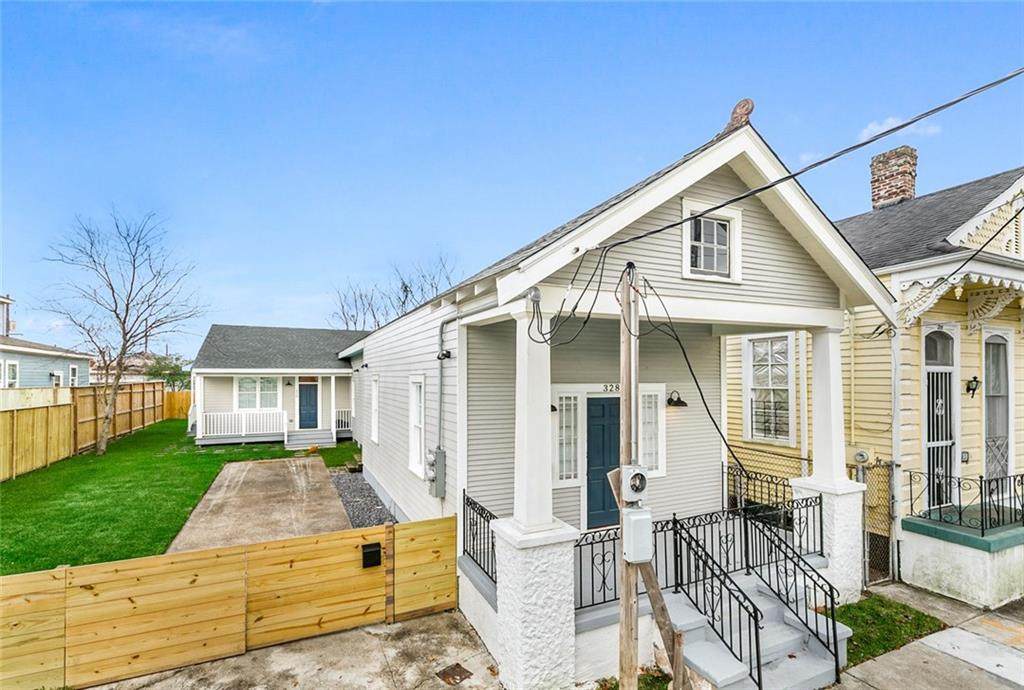 328 Rocheblave Street - Photo 1