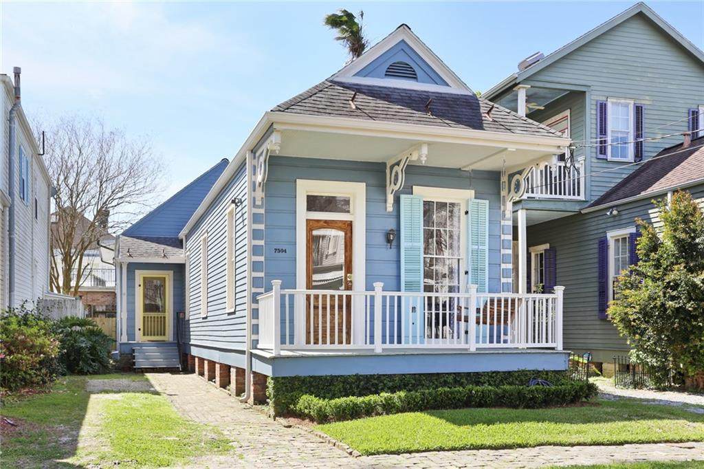 7504 Hampson Street - Photo 1