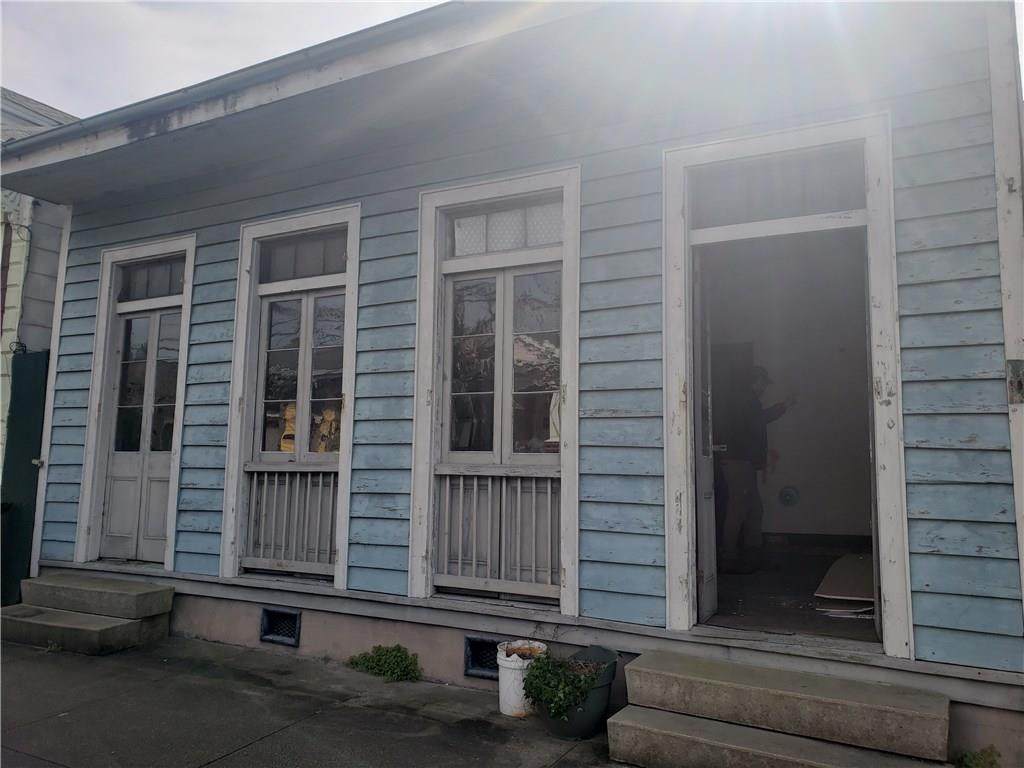 2610 Dauphine Street - Photo 1