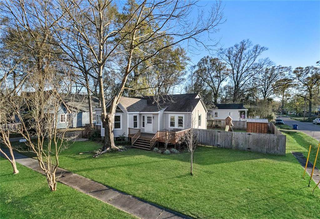 131 25TH Avenue - Photo 1