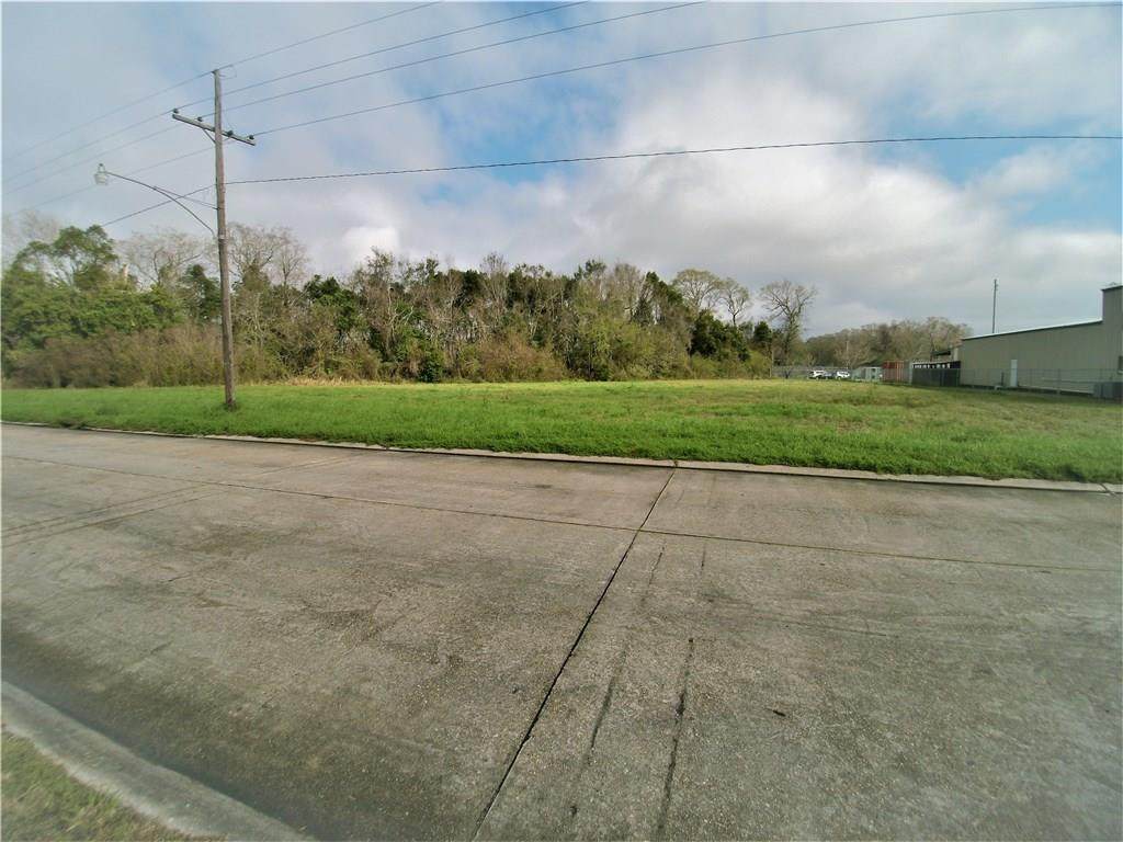 126 Lois Road - Photo 1