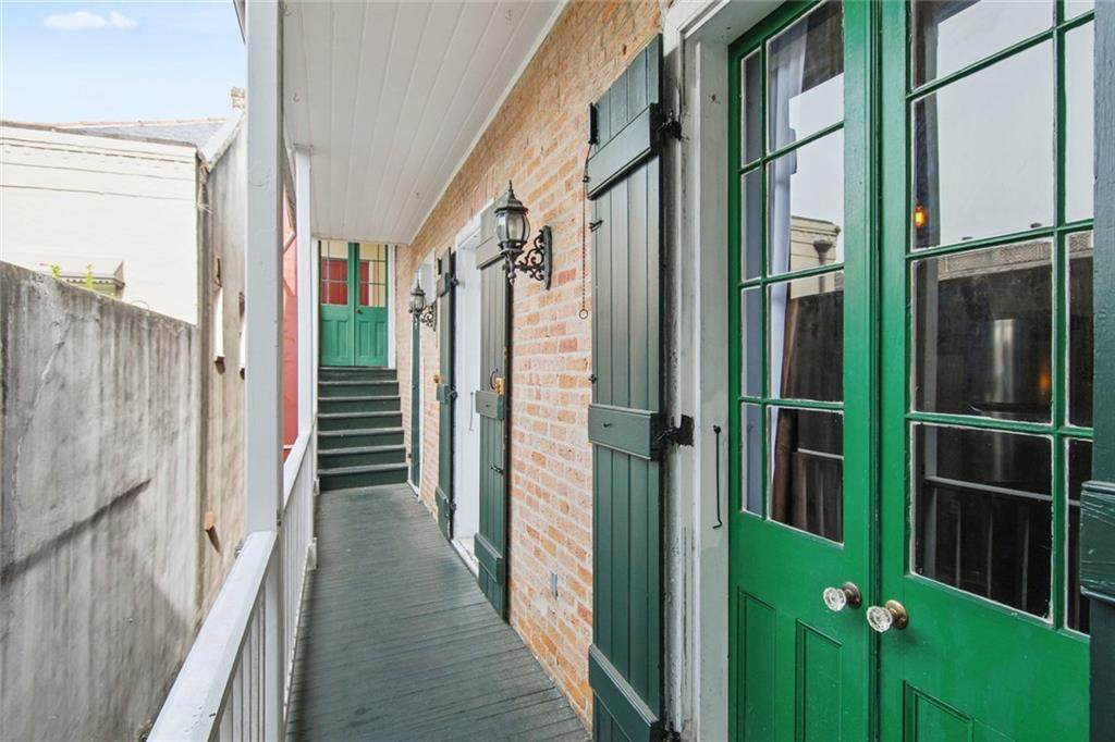 1204 Chartres Street - Photo 1