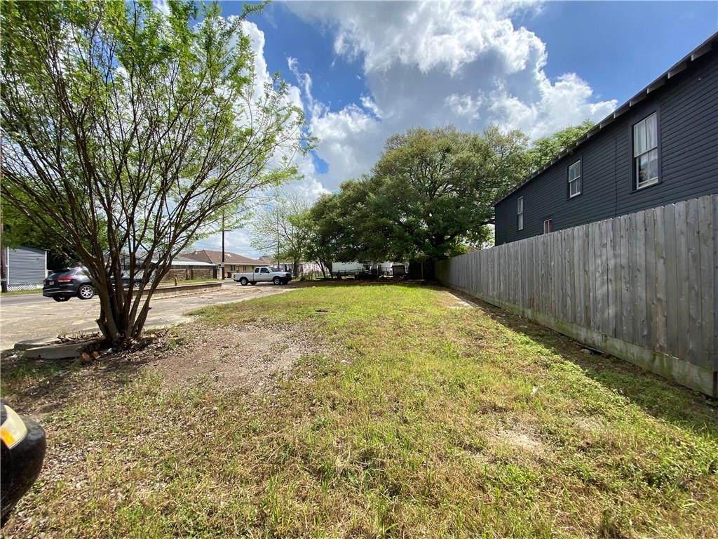 1441 Desire Street - Photo 1