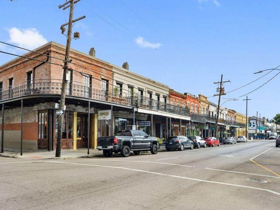 1900 B Magazine Street - Photo 1