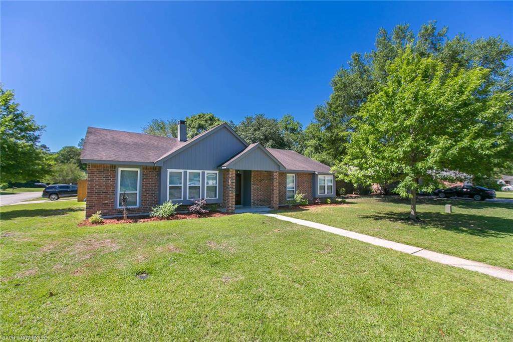 211 Lake Calcasieu Court - Photo 1