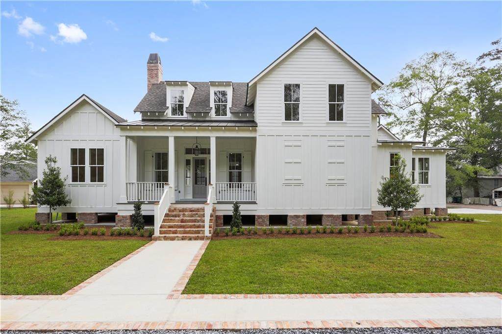 444 8TH Avenue - Photo 1