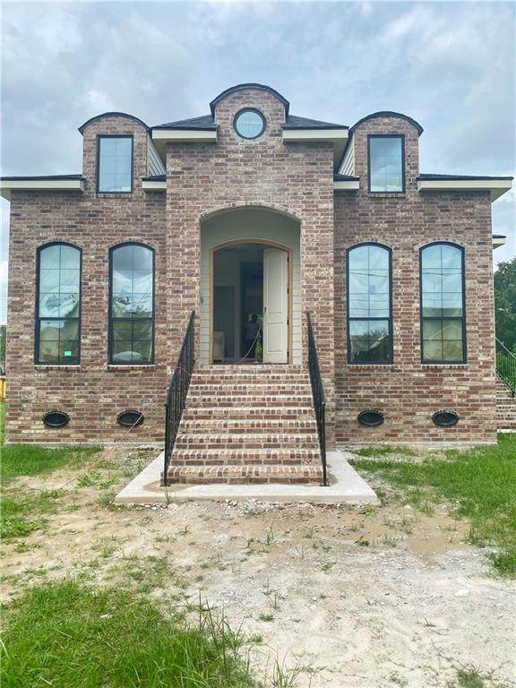 2900 Elmwood Park Drive - Photo 1