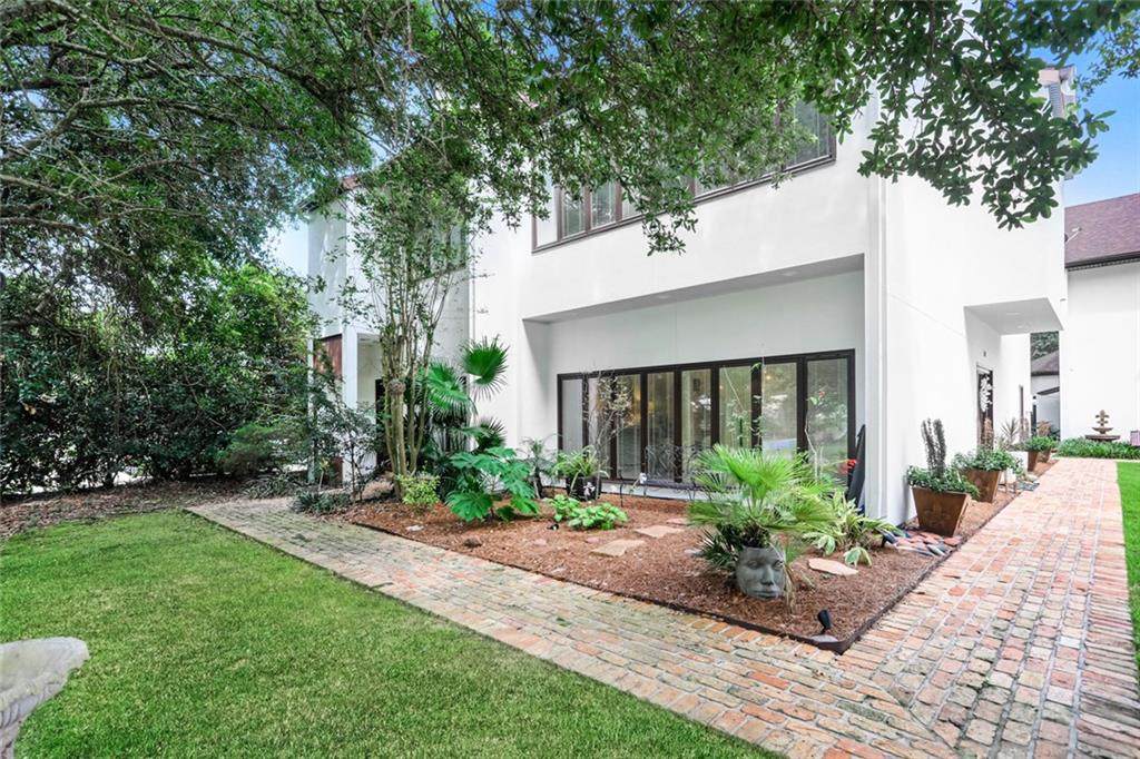327 Jackson Avenue - Photo 1