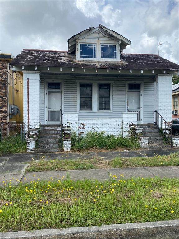 733 Hancock Street - Photo 1