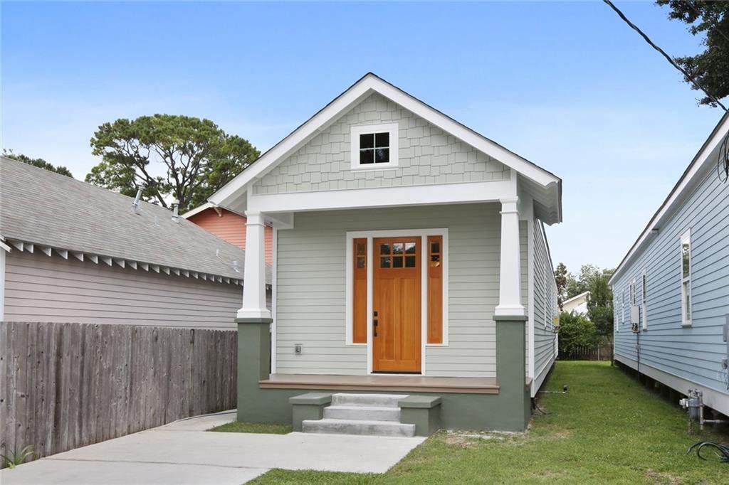 814 Monroe Street - Photo 1