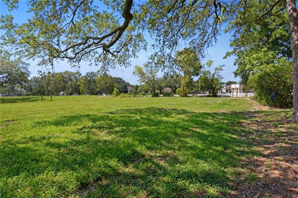 Colonial Club Drive - Photo 1