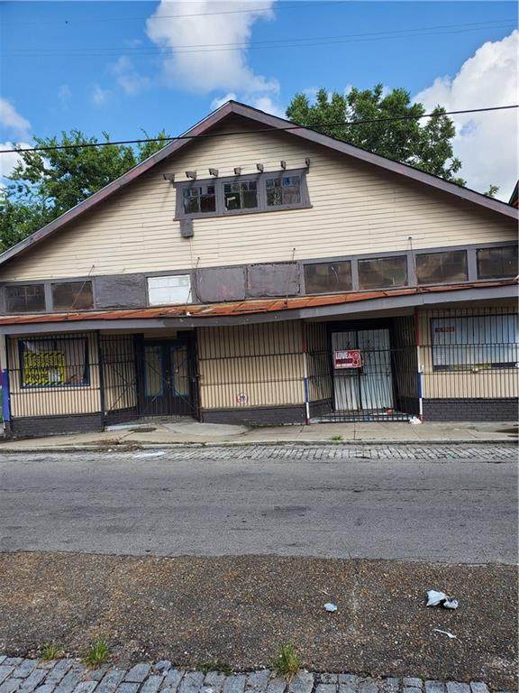 1613 Magnolia Street - Photo 1