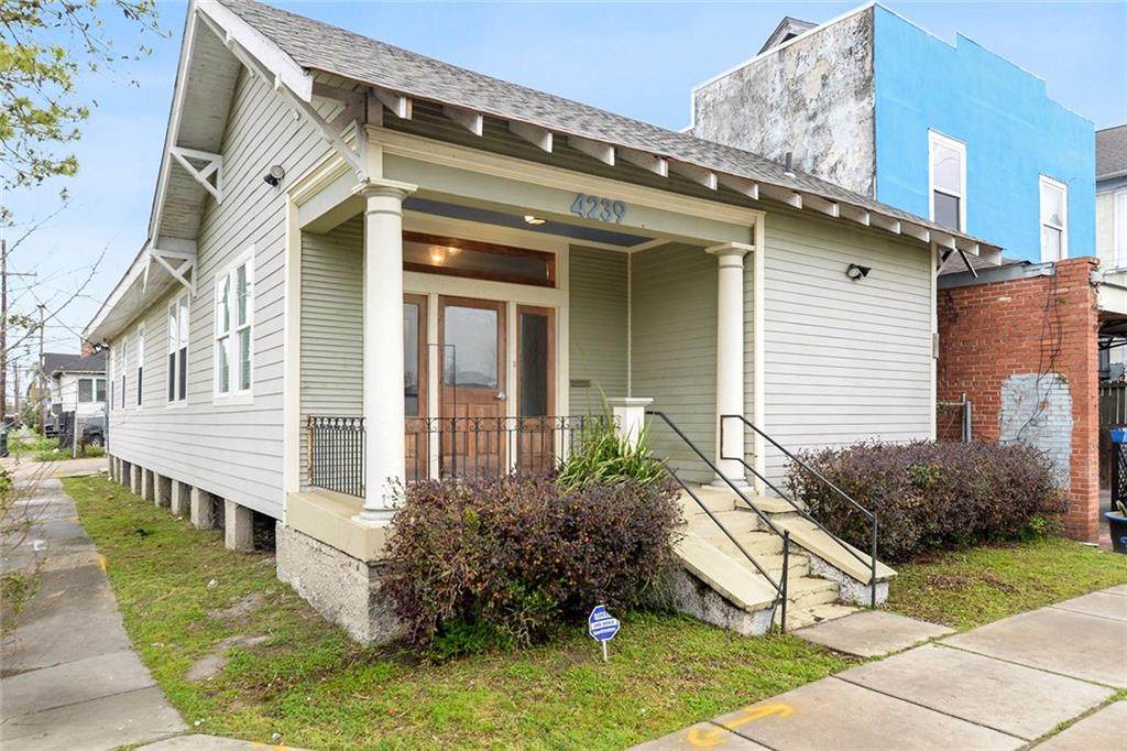4239 Claiborne Avenue - Photo 1