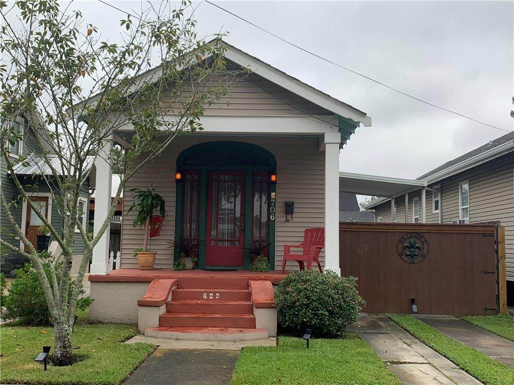 706 Amelia Street - Photo 1