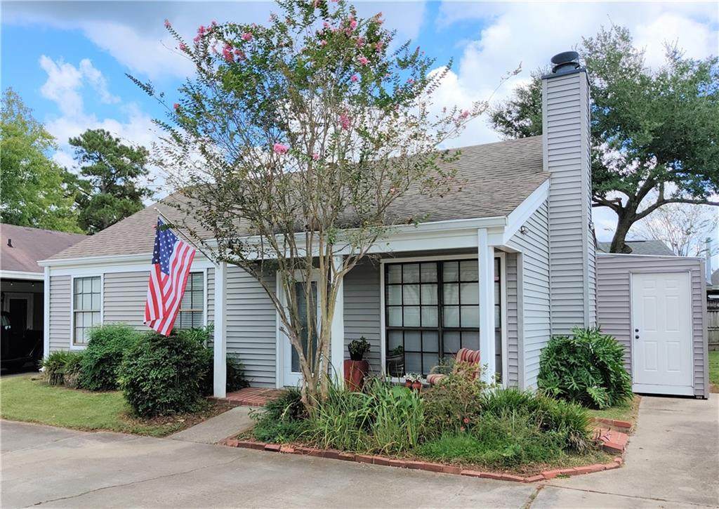 32 Hollycrest Boulevard - Photo 1