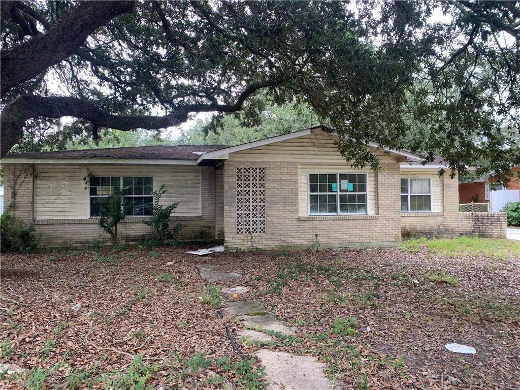 1375 Westlawn Drive - Photo 1