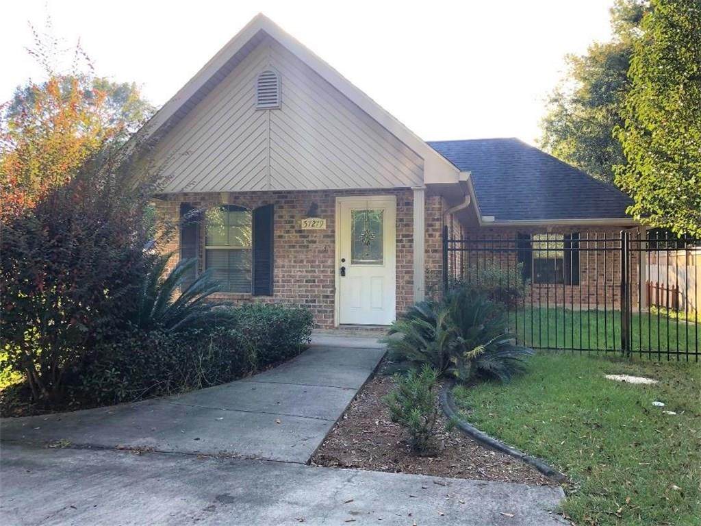 57279 Cypress Avenue - Photo 1