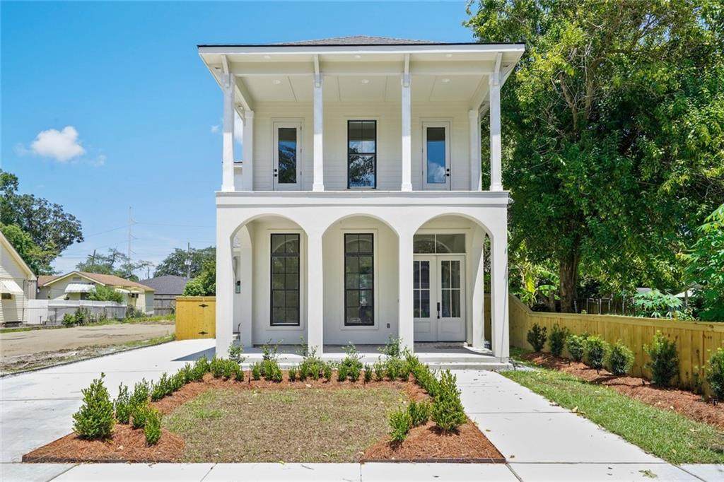 327 Carrollton Avenue - Photo 1