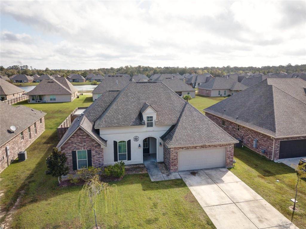 42174 Wood Avenue - Photo 1