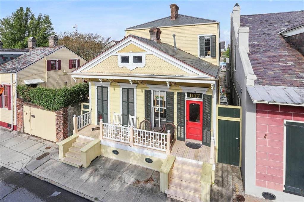 1117 Burgundy Street - Photo 1