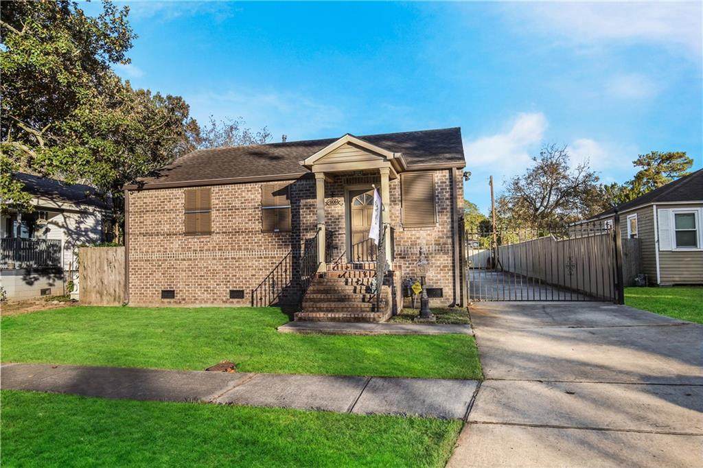 1906 Idaho Avenue - Photo 1
