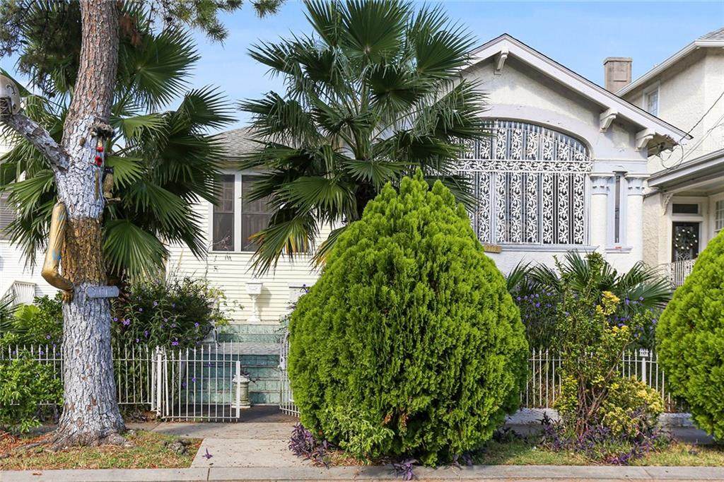 2118 Peniston Street - Photo 1