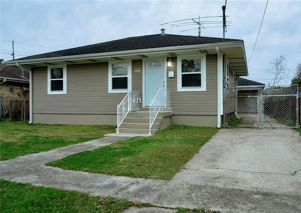 1249 Southlawn Boulevard - Photo 1