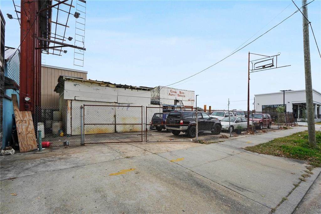 5121 Canal Boulevard - Photo 1