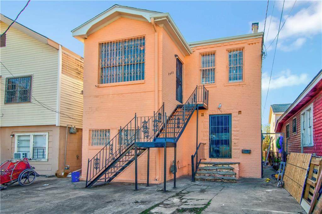 2420 22 Allen Street - Photo 1