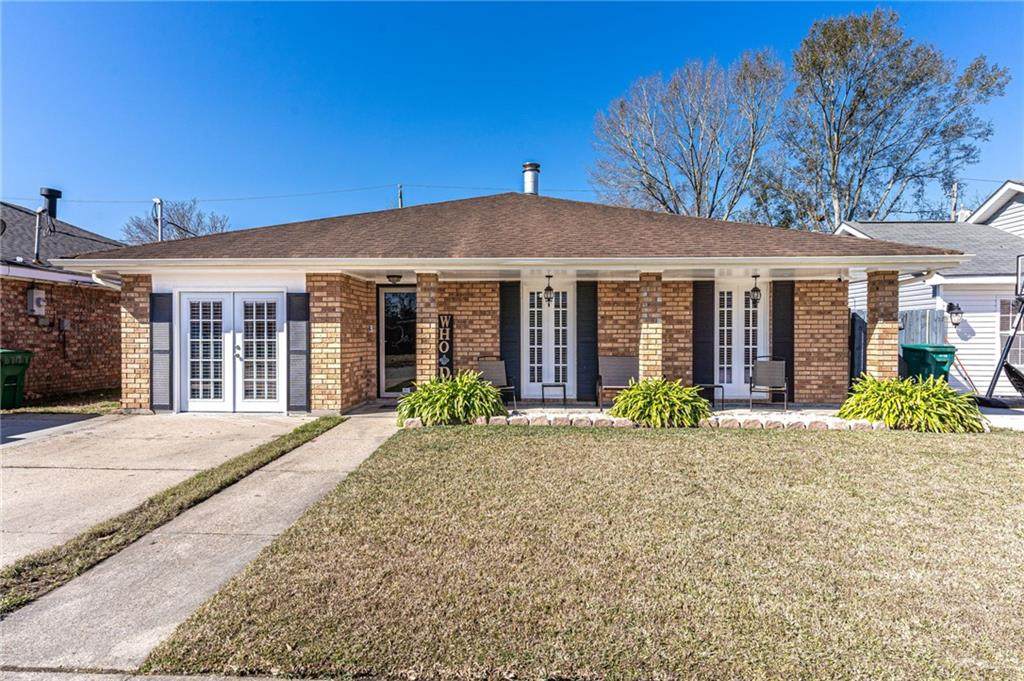 2737 Williamsburg Drive - Photo 1