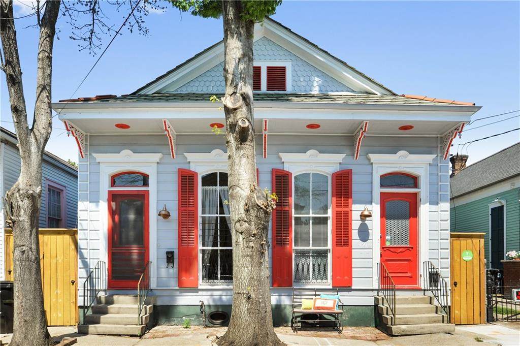 4217-4219 Burgundy Street - Photo 1