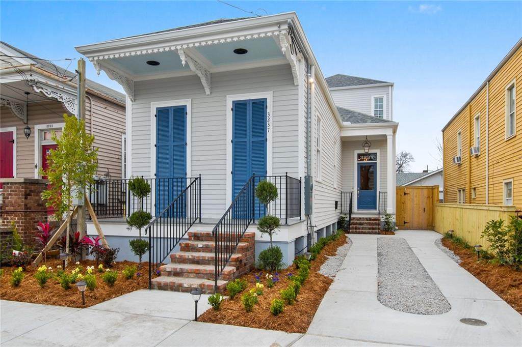 3237 Annunciation Street - Photo 1